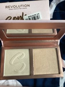 Makeup RevolutionLondon Face Highlighter Duo