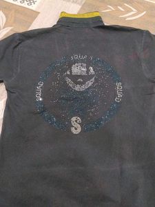 Black T-shirt
