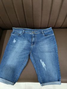 Branded Capri Knee Length From Kraus Brand