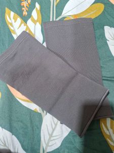 Grey Knee Protecor For Gym And Workout