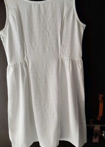 White Sleeveless Casual Dress