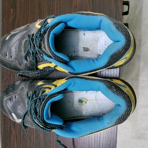 Badminton Used Shoes With A Slight Defect