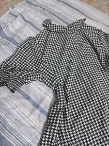 🏁Selling Gingham Top from Dubai🏁