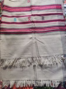 Elegant Ethnic Shawl in woolen style