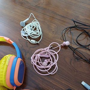 Set Of 6 Earphones/ Headphones (Used And Damaged)