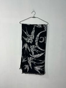 Mc Queen Black & White Scarf