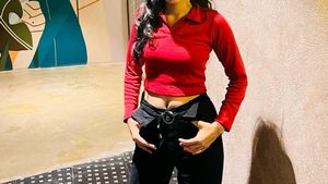 RED COLLAR TOP