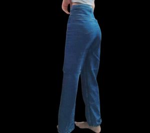 Ripped Knee straight Jeans