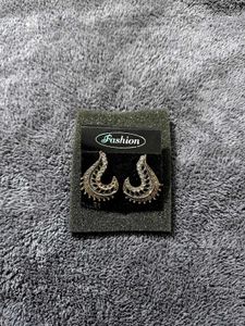 Stylish Silver-Tone Paisley Stud Earrings