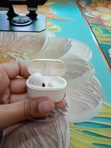 Apple AirPods Case and Charger