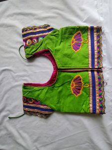Green Embroidered Lehenga Set (Girl&#39;s)