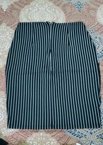 Striped pencil Skirt Outfit