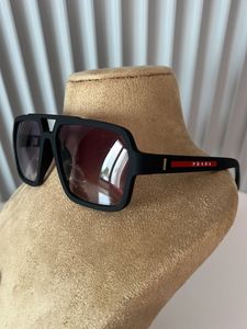 Stylish Black Sunglasses 🕶️