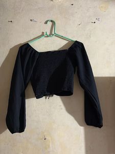 Black Long Sleeve Crop Top