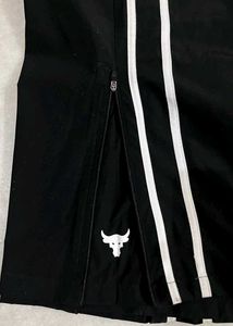 UNDER ARMOUR BLACK BOOTCUT TRACKPANTS