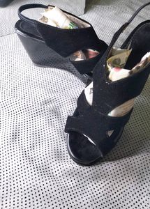 👠Beautiful Black Heel 😻with Free Shipping 🥳🎉