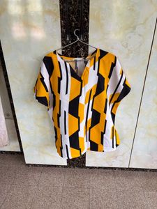 Geometric Print V-Neck Top