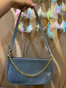 Aesthetic Go For Sling Bag 👜