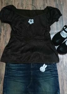 Dark wash denim mini skirt
