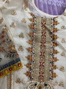 new trending pakistani suit