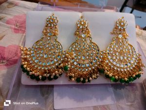 Kundan Tikka Earrings Set
