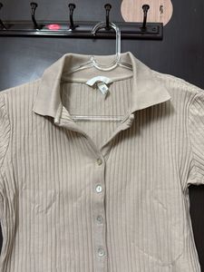 H&amp;M Ribbed Cropped Shirt