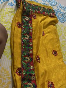 Heavy Border Saree With Blouse