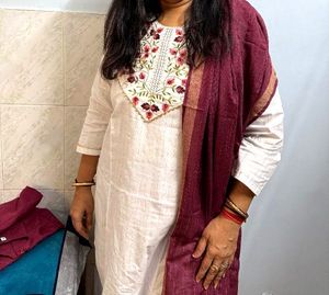 White &amp; Red Floral Printed Kurta Set