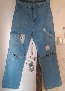 Straight fit ripped cargo