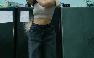 A Wide Leg Black Jeans