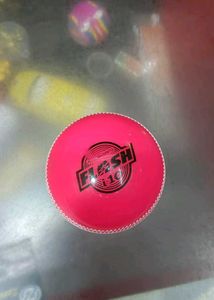 Flash i10 Cricket Ball
