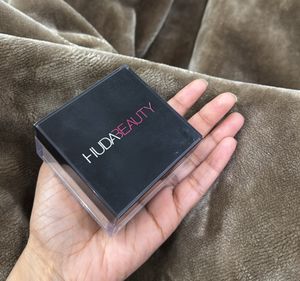 HUDABEAUTY Baking &amp; Setting Powder