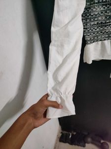 Chic Black &amp; White korean top