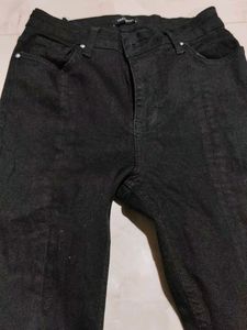 Black Capri