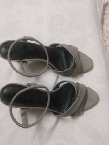 Elegant Heels of size in Indian 37