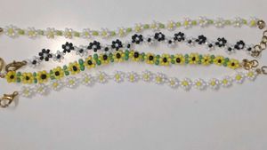 Daisy Beaded Bracelet Set