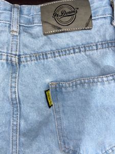 “Bold in Blue: Trendy Baggy Jeans for Effortless!