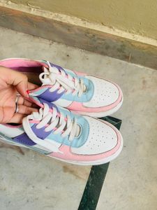 Beautiful Sneakers🦋🌸🎀