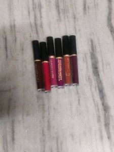 HUDA BEAUTY Lipsticks