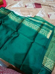 Beautiful Silk Saree With Blouse Piece