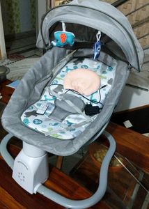 5 Point Safety Electric Swing Baby Bassinet+ Music