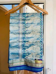 Silk Saree On Sale In Just 250 having holes