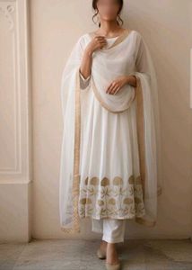Elegant White Embroidered Kurta Set