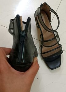 Pretty Black Heels 👠 🖤 Perfect For Party