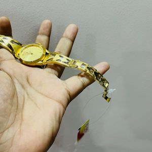 Elegant Gold &#39;Sona&#39; Watch