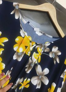 Navy Blue Top Yellow🟡floral Print 50 Bust