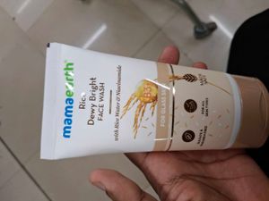 Mamaearth Rice Face Wash With  Water &amp; Niaci
