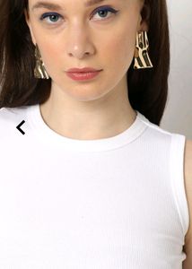 Sale 🔥 White Round Neck Slim Fit Top