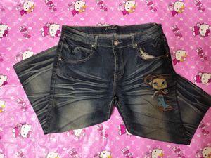 Cartoon Embroidered Capri