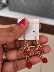 PACK OF 2 EARINGS ALL NEW AT SALE